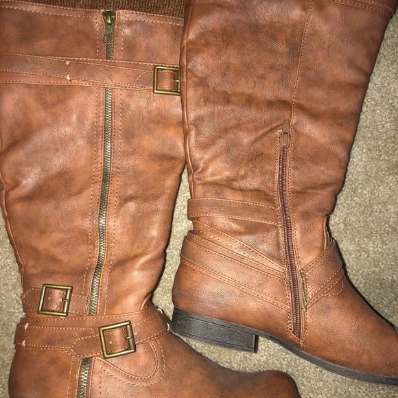 Boots - Picture 4 of 7